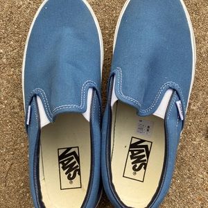 Men’s Size 7 (women’s 8.5) Vans slip on
